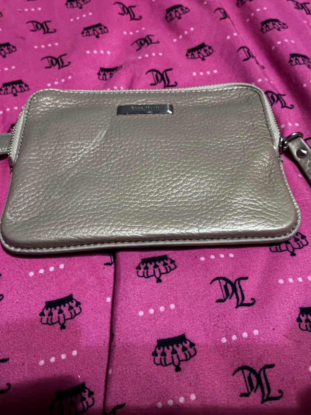COLE HAAN Taupe Metallic Leather Wristlet Clutch – Chic & Timeless! ✨